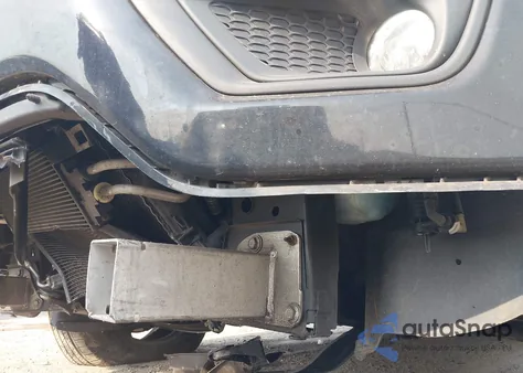 2018 Jeep Compass Latitude 4X4 z USA, uszkodzony, nr VIN 3C4NJDBB2JT478904